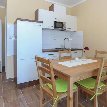Apartment Gorgeous In Kastel Stari With Wifi